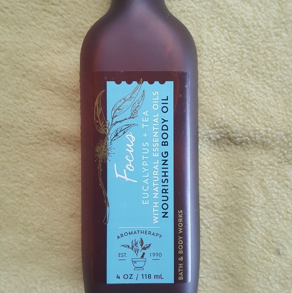 Nourishing body oil